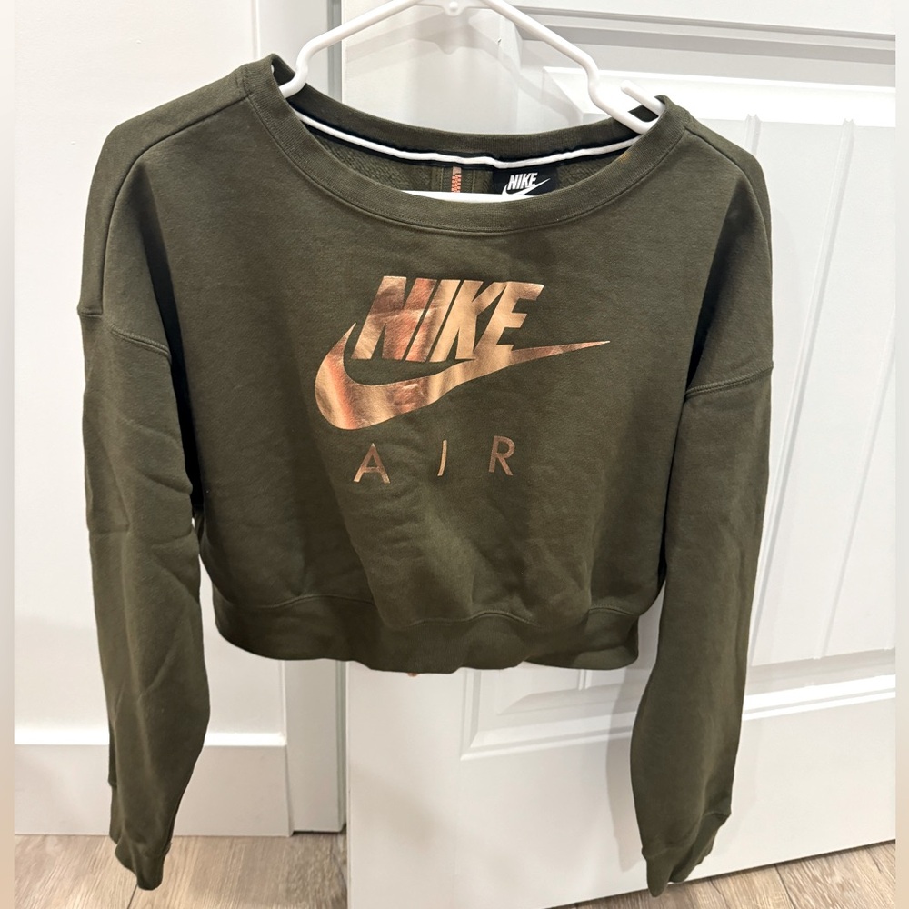 Cropped Nike sweatshirt - green and gold with zipper detail on back - size XS